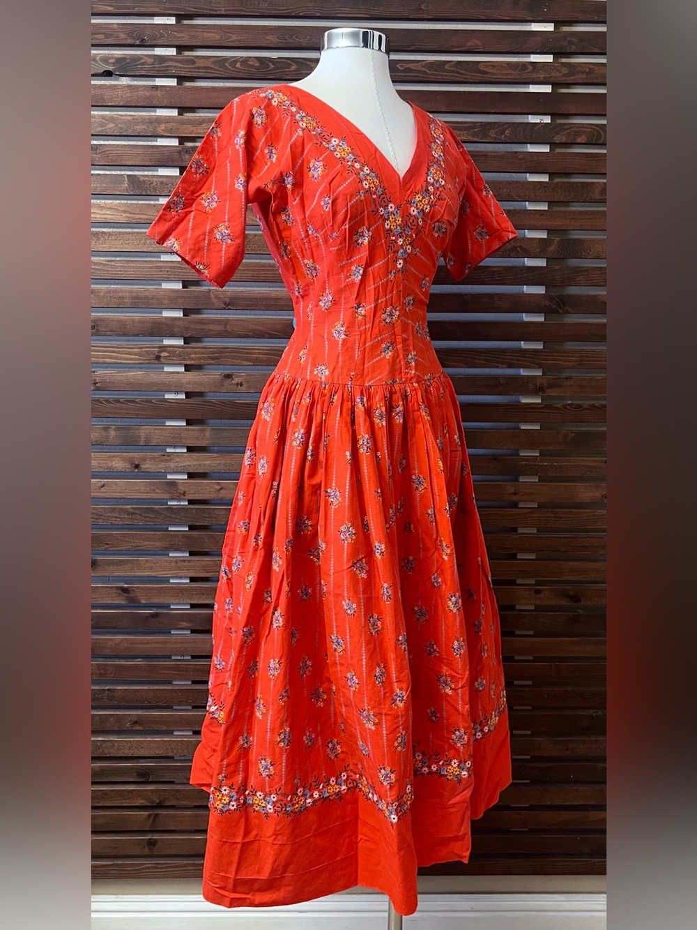 Vintage 1950s 50s Red Floral Short Sleeve Midi Rockabilly VLV V-Neck Dress - S - Picture 7 of 14